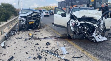 مصرع شخص بحادث طرق بين الطيبة والطيرة